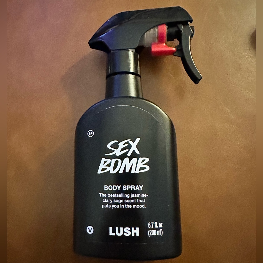 LUSH, Sex Bomb Body Spray - Picture 4 of 4